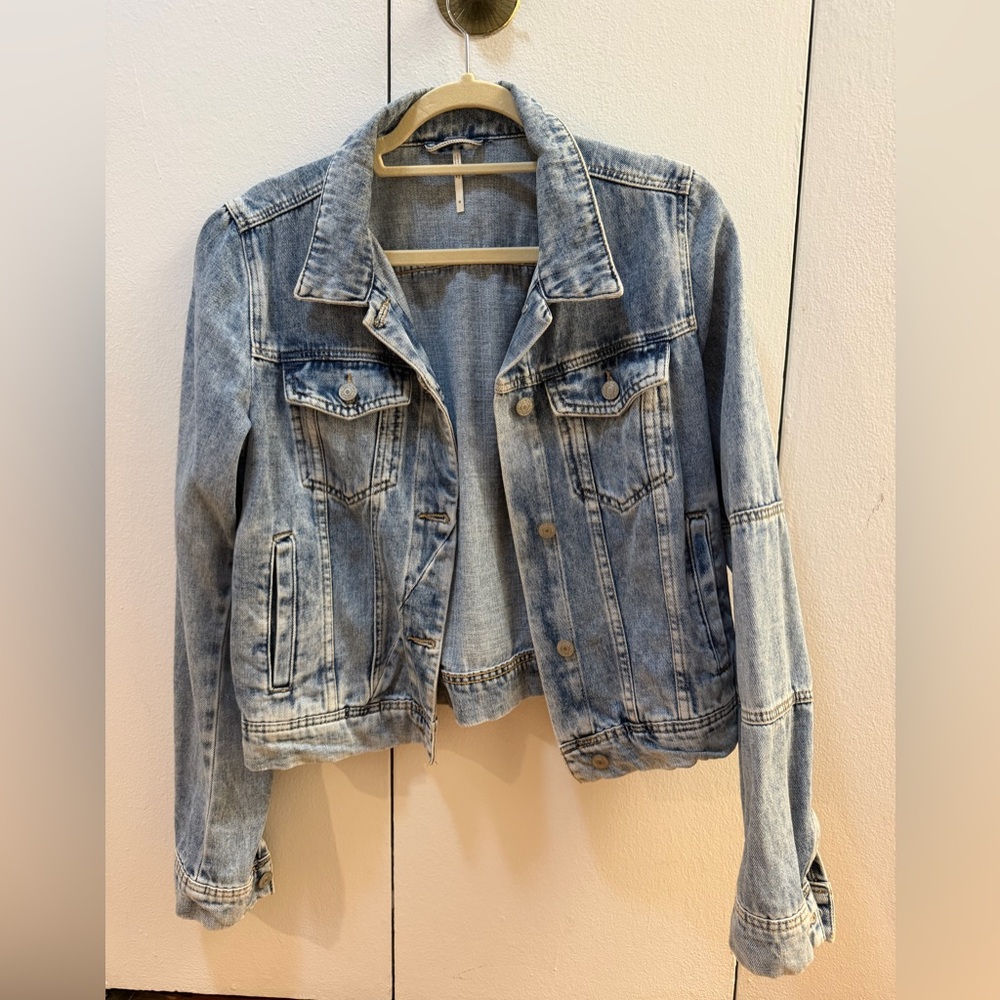 Free People Light Wash Denim Jacket - Women